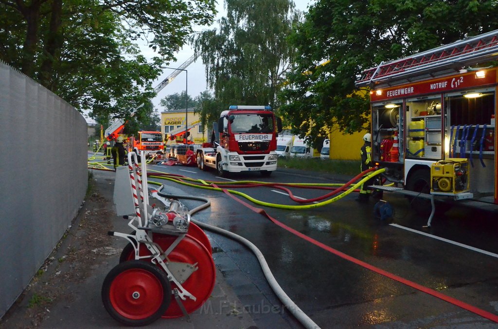 Grossfeuer Poco Lager Koeln Porz Gremberghoven Hansestr P407.JPG - Miklos Laubert